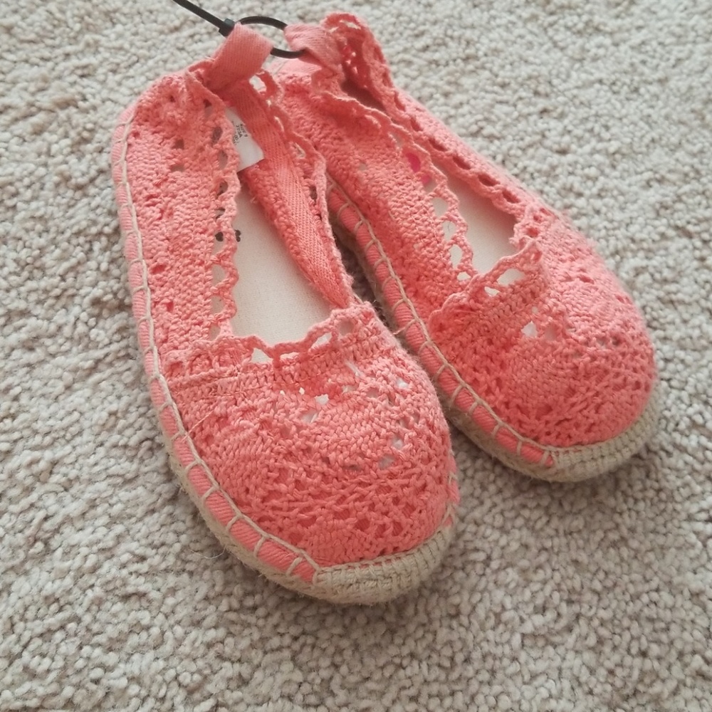 Coral slip-ons